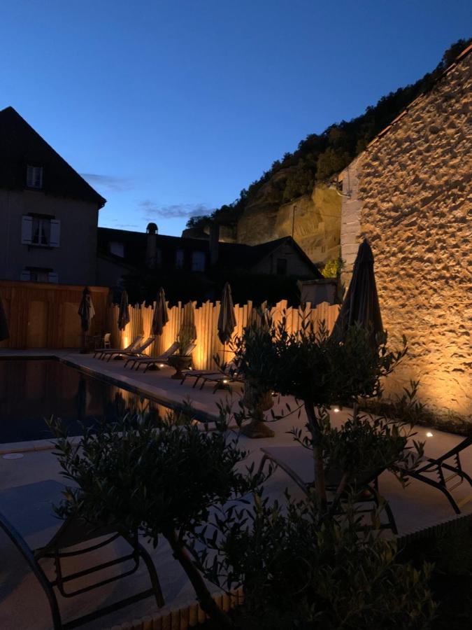 La Villa Du 15 - Chambres Independantes & Autonomes Du Restaurant La Maison - Clim Et Piscine Chauffee - Lit King Size Les Eyzies Exterior photo