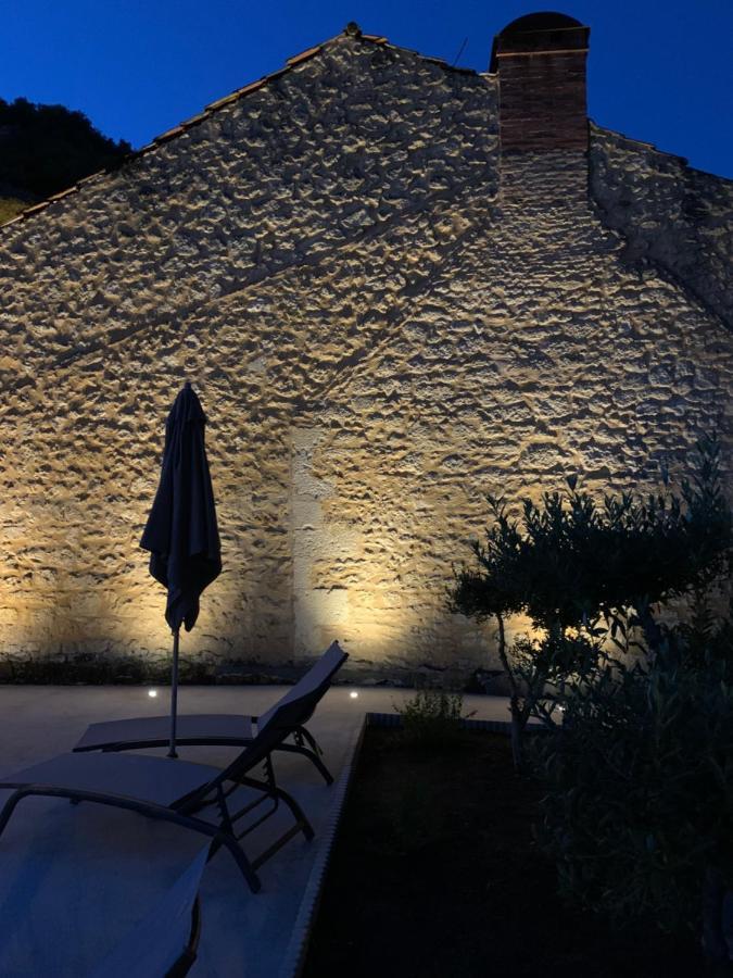 La Villa Du 15 - Chambres Independantes & Autonomes Du Restaurant La Maison - Clim Et Piscine Chauffee - Lit King Size Les Eyzies Exterior photo